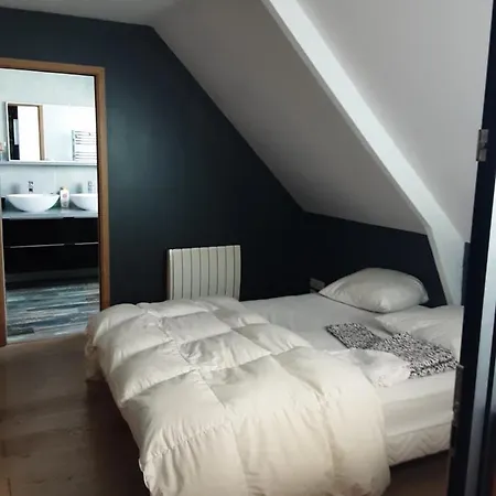 Maison Au Milieu Des Champs Quesney-Guesnon